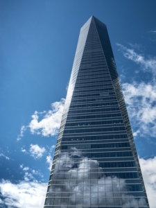 Mirador Madrid Torre de Cristal de las cuatro torres de madrid vista de lado