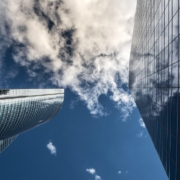Mirador Madrid Torre de Cristal y torre emperador castellana de las cuatro torres de madrid vista desde abajo