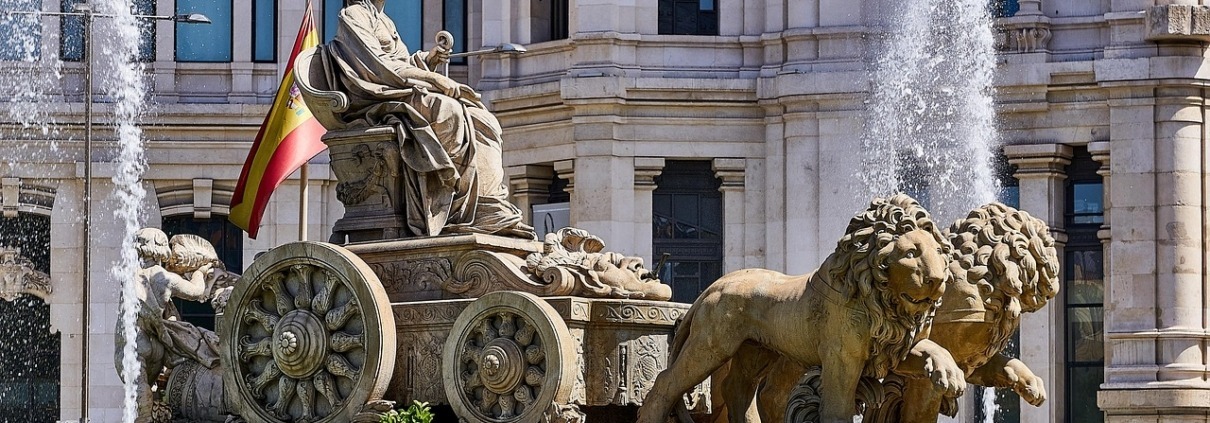 Mirador madrid plaza cibeles Las empresas y negocios que están en Madrid