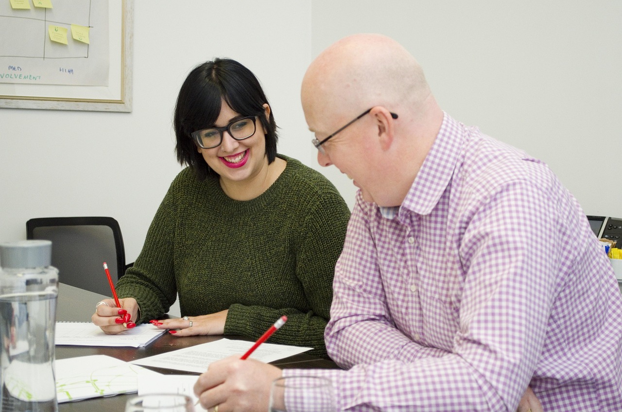 Las mejores redes sociales para conocer gente en Madrid